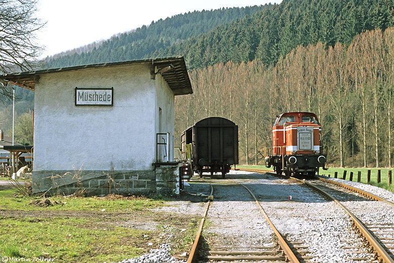 Bahnhof Müschede am 19.April 1988 mit letzter Fahrt der Lok RLG 63
